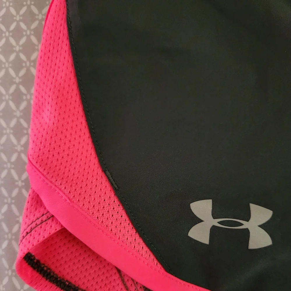 XXL New Under Armour Gray Pink Fly By 2.0 Athletic Running Shorts